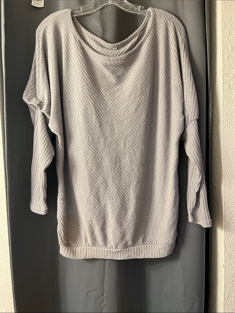 Relaxed Ribbed Scoop Neck Sweater in Light Gray